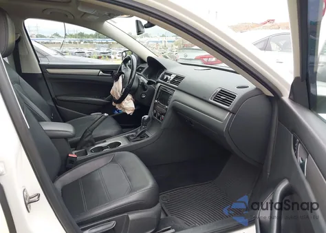 2014 Volkswagen Passat 1.8T Se z USA, uszkodzony, nr VIN 1VWBT7A30EC059814